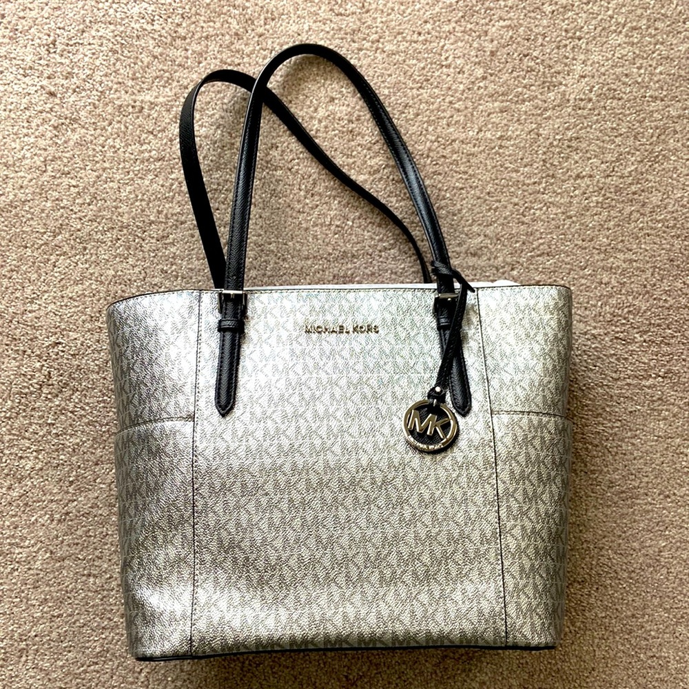 Michael Kors Jet Set Black&Silver Bag